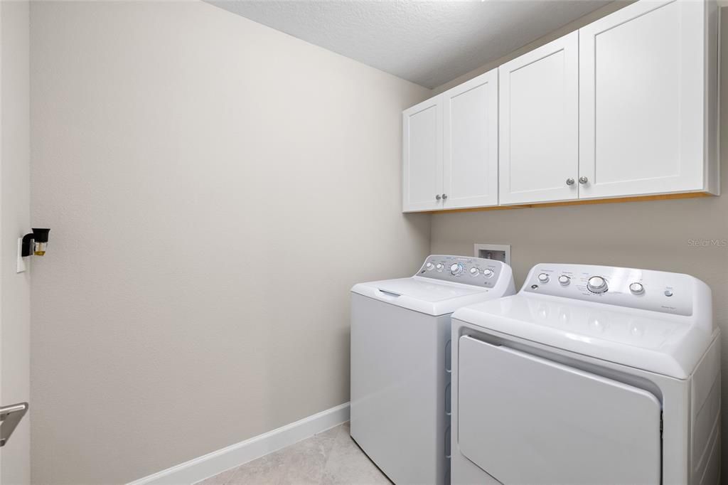 For Sale: $375,000 (4 beds, 2 baths, 2251 Square Feet)