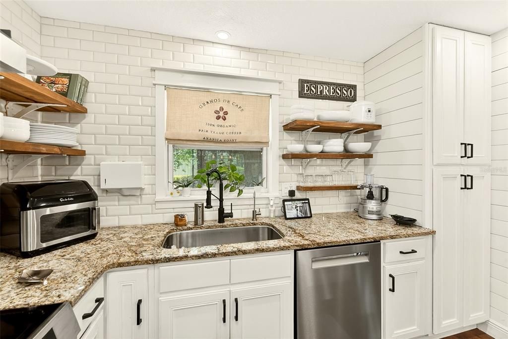 For Sale: $795,000 (3 beds, 2 baths, 1296 Square Feet)