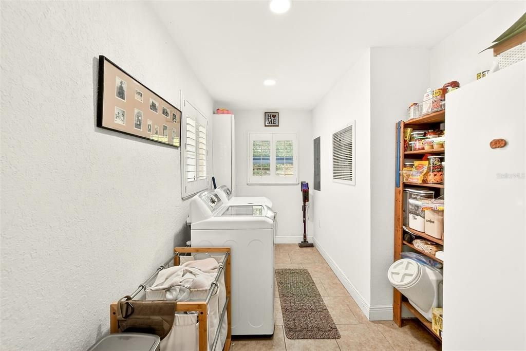 For Sale: $795,000 (3 beds, 2 baths, 1296 Square Feet)