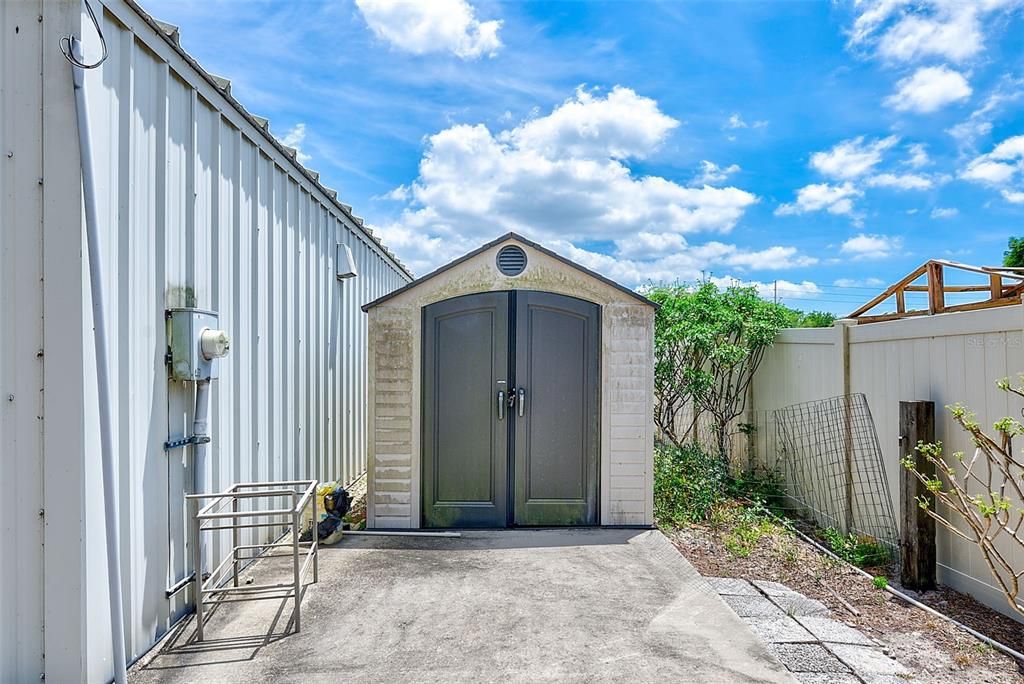 For Sale: $795,000 (3 beds, 2 baths, 1296 Square Feet)