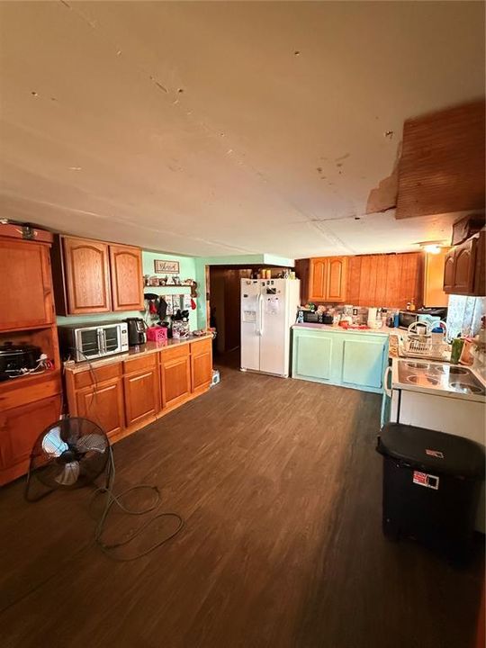 For Sale: $104,900 (3 beds, 1 baths, 1269 Square Feet)