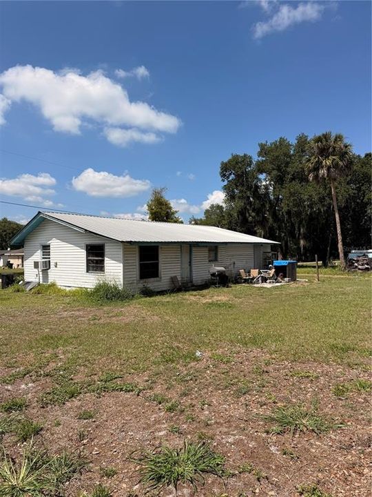For Sale: $104,900 (3 beds, 1 baths, 1269 Square Feet)