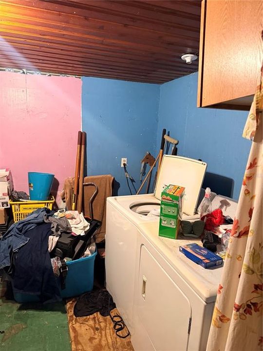 For Sale: $104,900 (3 beds, 1 baths, 1269 Square Feet)