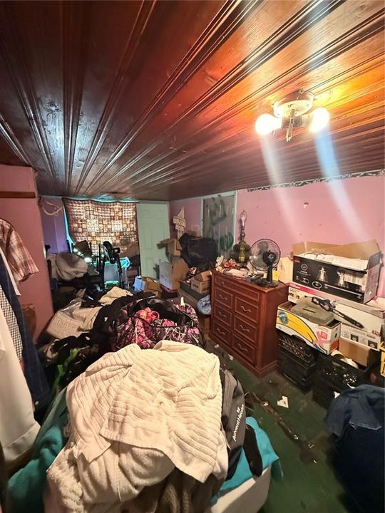For Sale: $104,900 (3 beds, 1 baths, 1269 Square Feet)