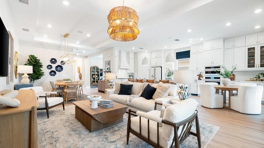 Под контрактом: $899,449 (3 спален, 3 ванн, 2306 Квадратных фут)