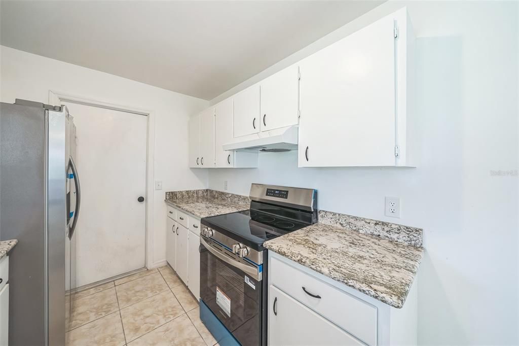 Activo con contrato: $215,900 (3 camas, 2 baños, 1092 Pies cuadrados)