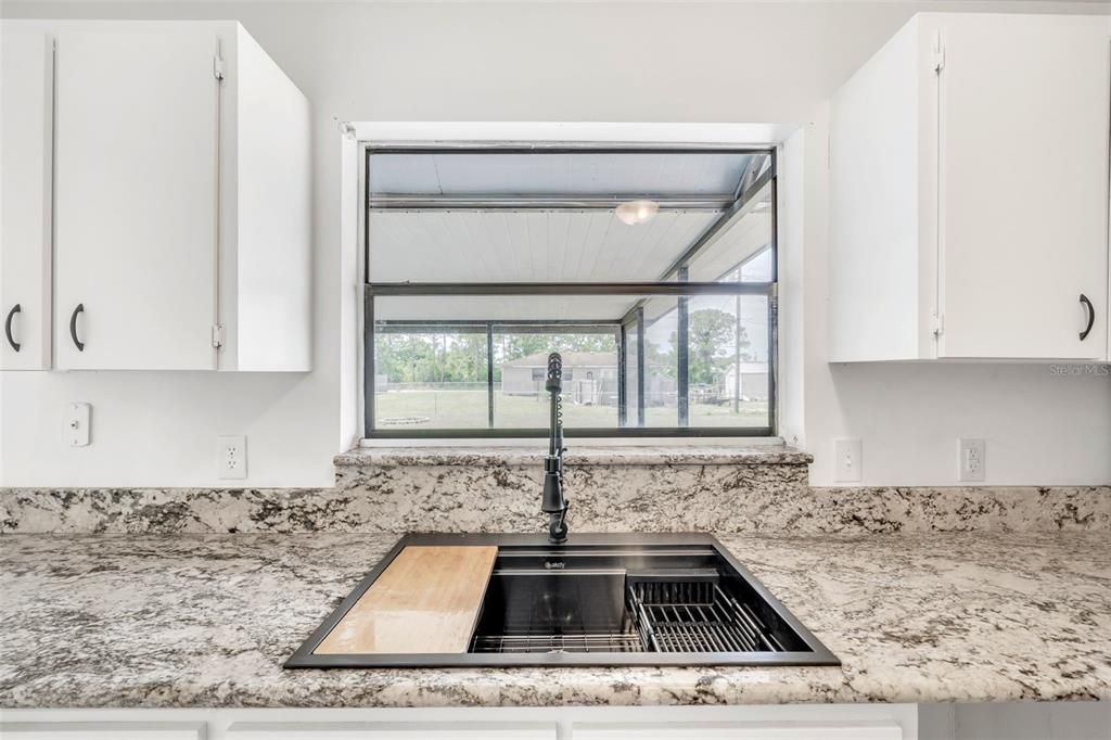 Activo con contrato: $215,900 (3 camas, 2 baños, 1092 Pies cuadrados)