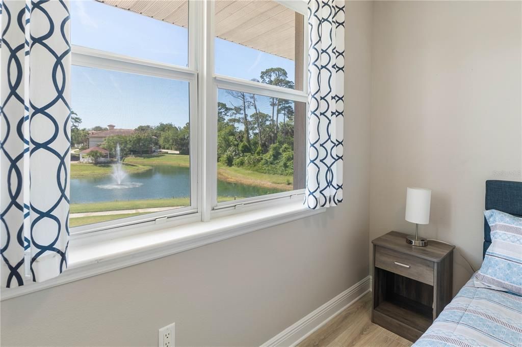 For Sale: $299,000 (2 beds, 2 baths, 1065 Square Feet)