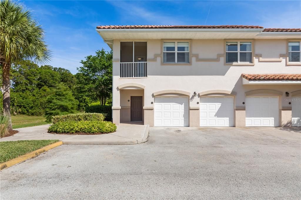 For Sale: $299,000 (2 beds, 2 baths, 1065 Square Feet)