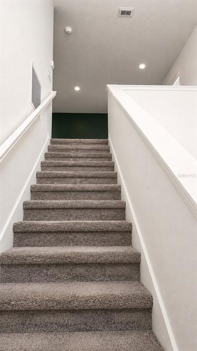 На продажу: $434,900 (4 спален, 2 ванн, 2500 Квадратных фут)