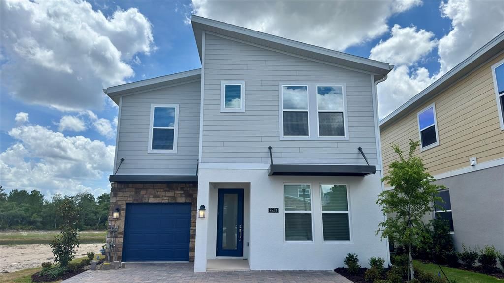 For Rent: $5,400 (6 beds, 5 baths, 3275 Square Feet)