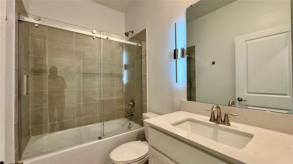 For Rent: $5,400 (6 beds, 5 baths, 3275 Square Feet)