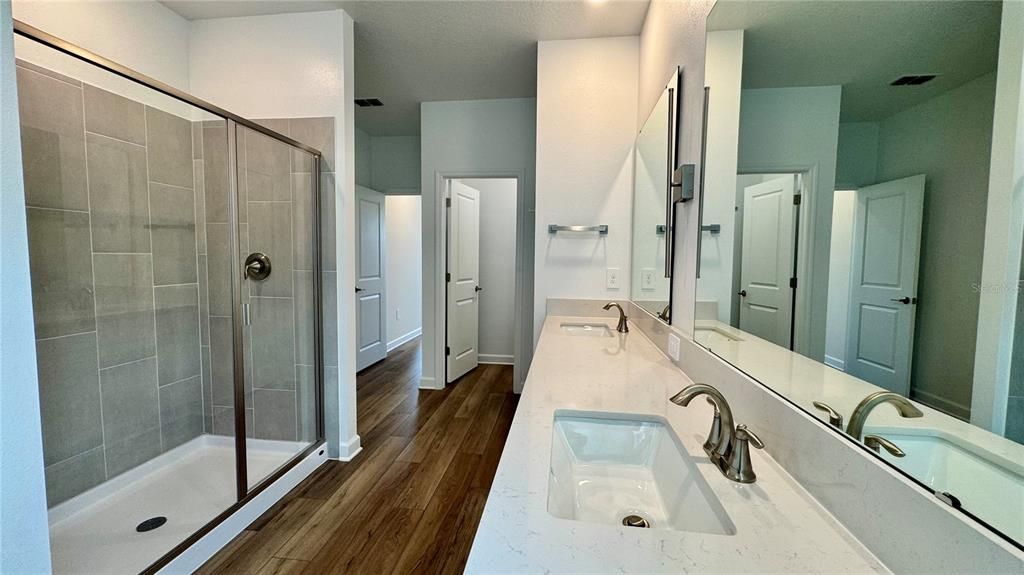 For Rent: $5,400 (6 beds, 5 baths, 3275 Square Feet)