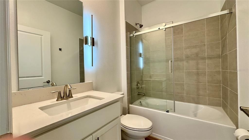 For Rent: $5,400 (6 beds, 5 baths, 3275 Square Feet)