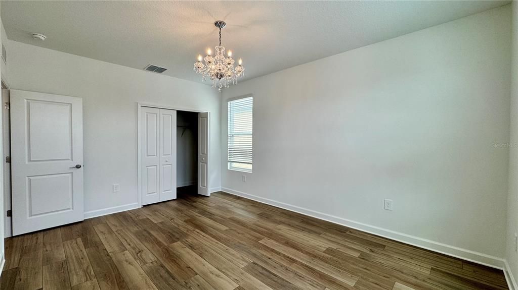 For Rent: $5,400 (6 beds, 5 baths, 3275 Square Feet)