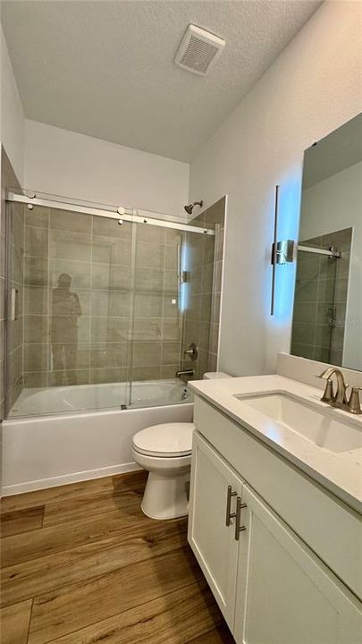 For Rent: $5,400 (6 beds, 5 baths, 3275 Square Feet)