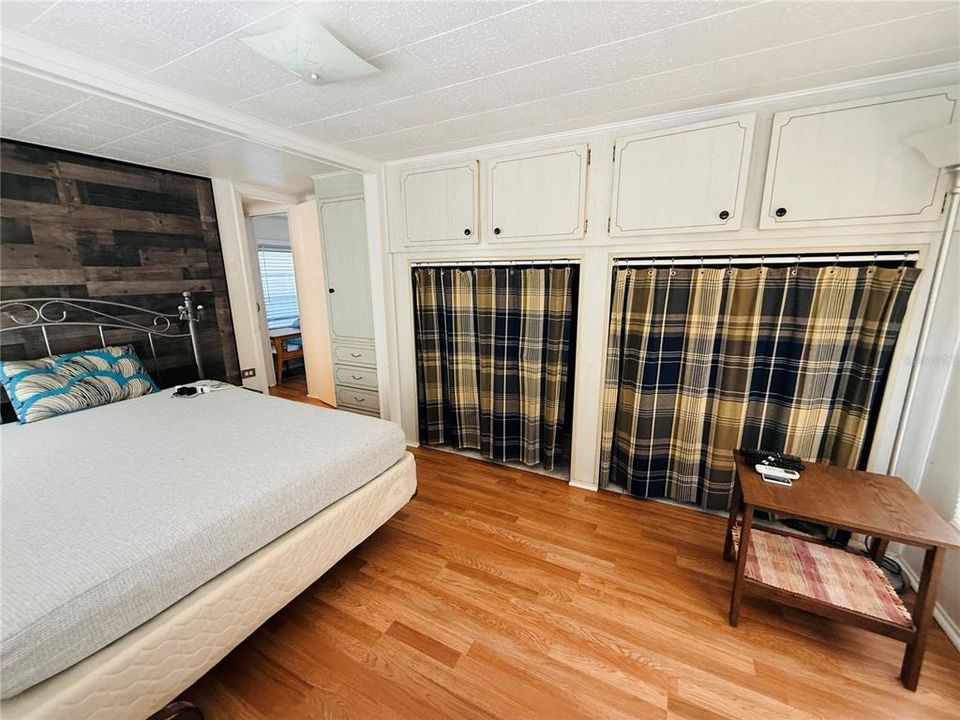 For Rent: $1,200 (1 beds, 1 baths, 570 Square Feet)