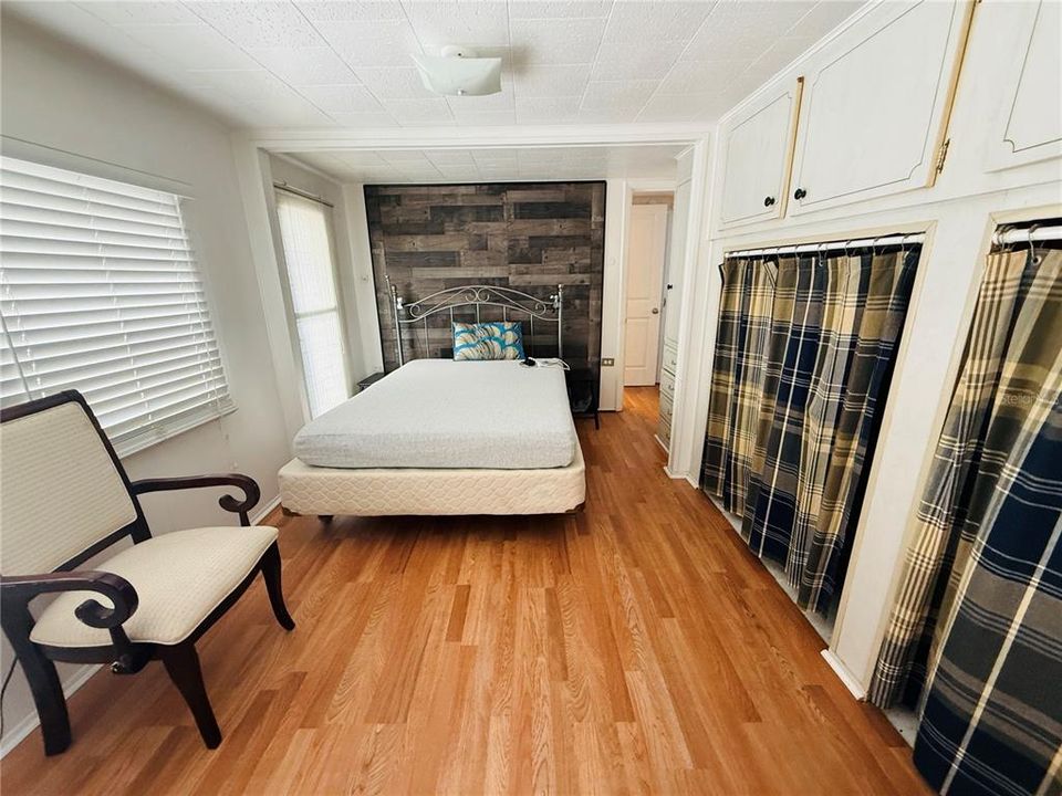 For Rent: $1,200 (1 beds, 1 baths, 570 Square Feet)
