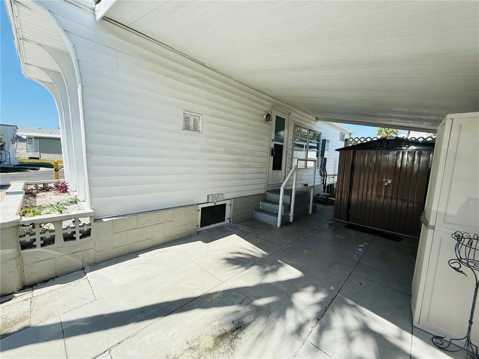 For Rent: $1,200 (1 beds, 1 baths, 570 Square Feet)