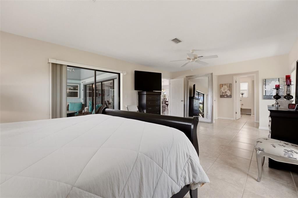 For Sale: $434,000 (3 beds, 2 baths, 2098 Square Feet)