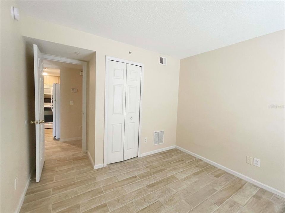For Rent: $1,300 (2 beds, 2 baths, 800 Square Feet)