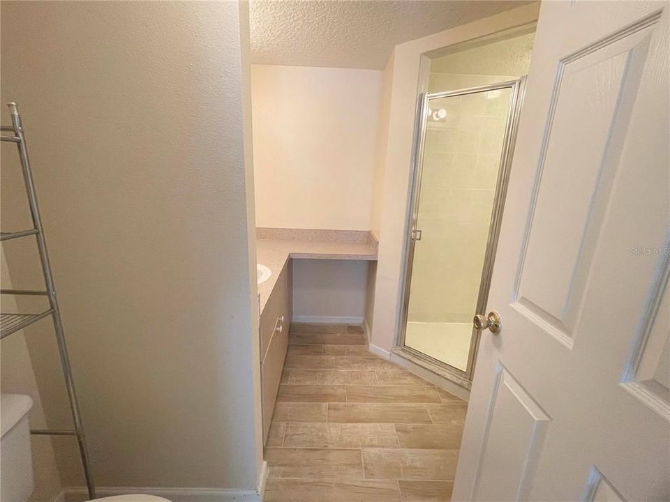 For Rent: $1,300 (2 beds, 2 baths, 800 Square Feet)
