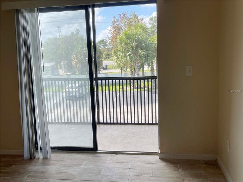 For Rent: $1,300 (2 beds, 2 baths, 800 Square Feet)