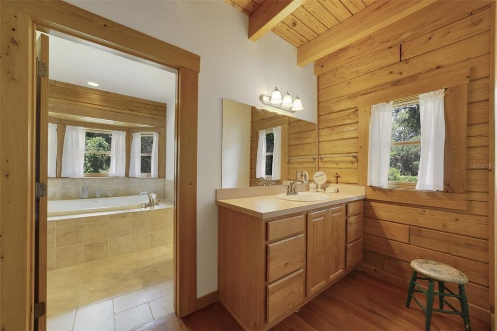 For Sale: $699,000 (3 beds, 2 baths, 2890 Square Feet)
