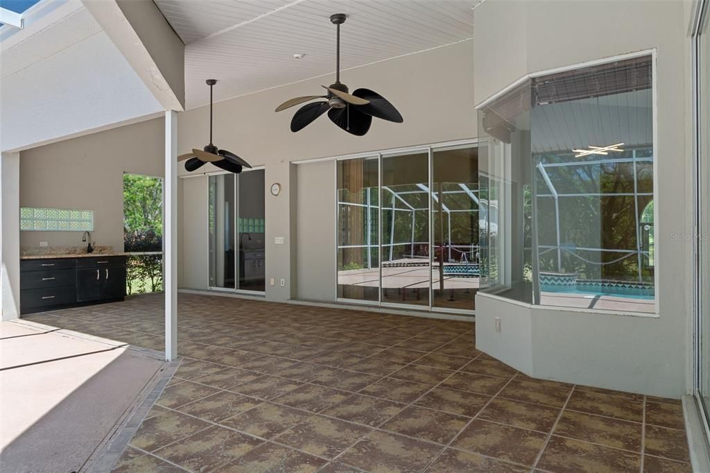 Active With Contract: $340,000 (3 beds, 3 baths, 2305 Square Feet)