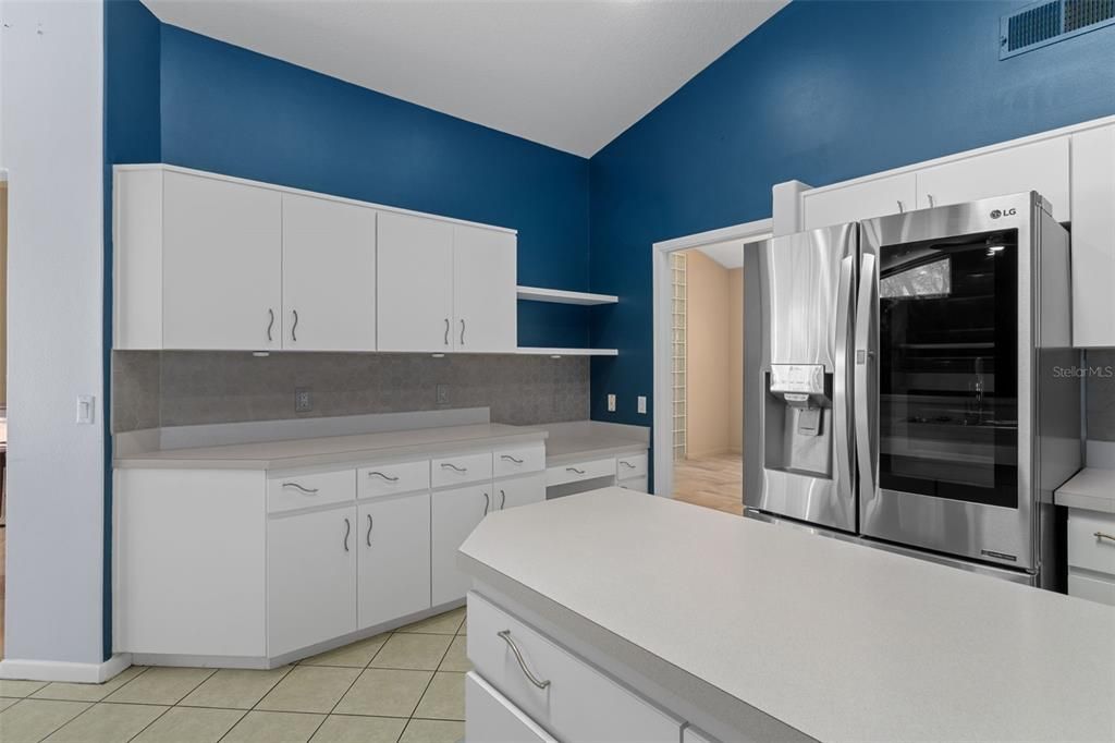 Active With Contract: $340,000 (3 beds, 3 baths, 2305 Square Feet)