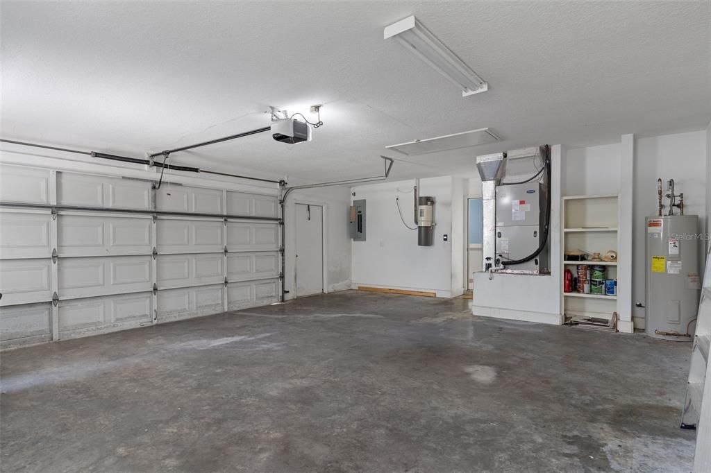 Active With Contract: $340,000 (3 beds, 3 baths, 2305 Square Feet)