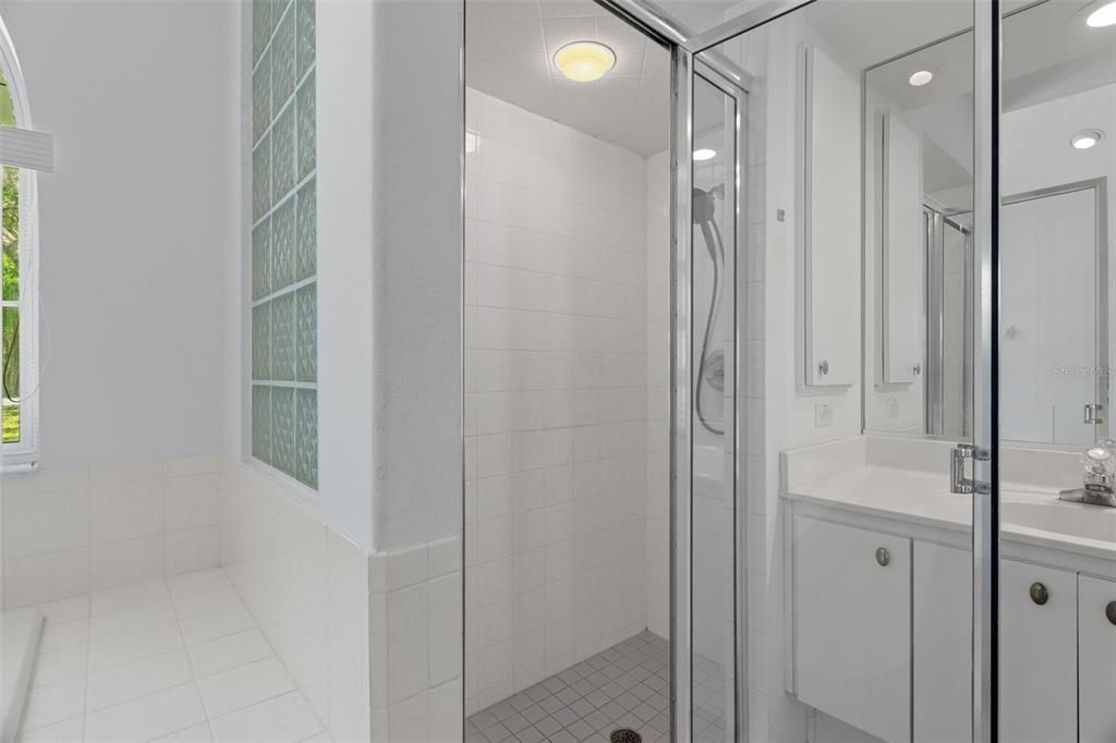 Active With Contract: $340,000 (3 beds, 3 baths, 2305 Square Feet)
