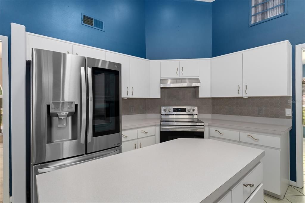 Active With Contract: $340,000 (3 beds, 3 baths, 2305 Square Feet)