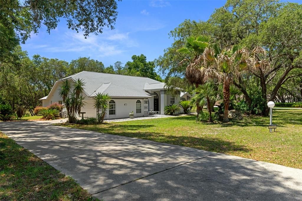 Active With Contract: $340,000 (3 beds, 3 baths, 2305 Square Feet)