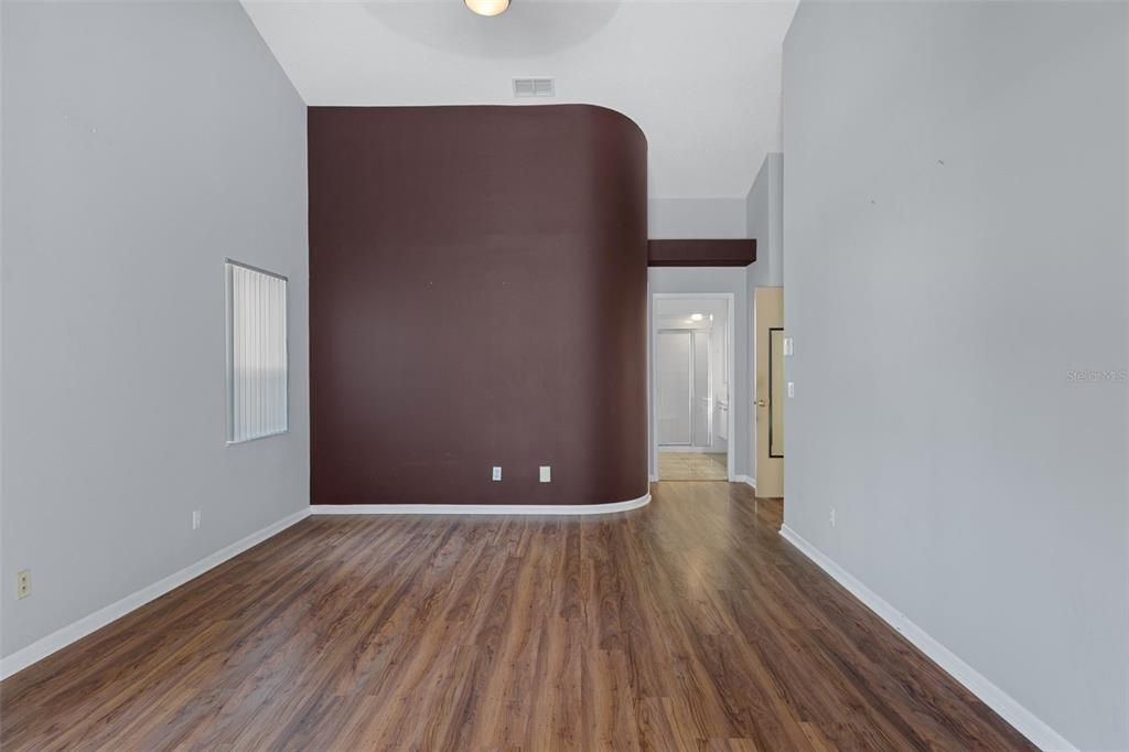 Active With Contract: $340,000 (3 beds, 3 baths, 2305 Square Feet)