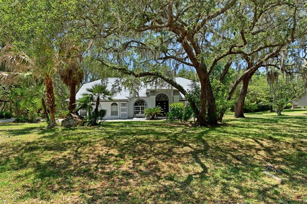 Active With Contract: $340,000 (3 beds, 3 baths, 2305 Square Feet)