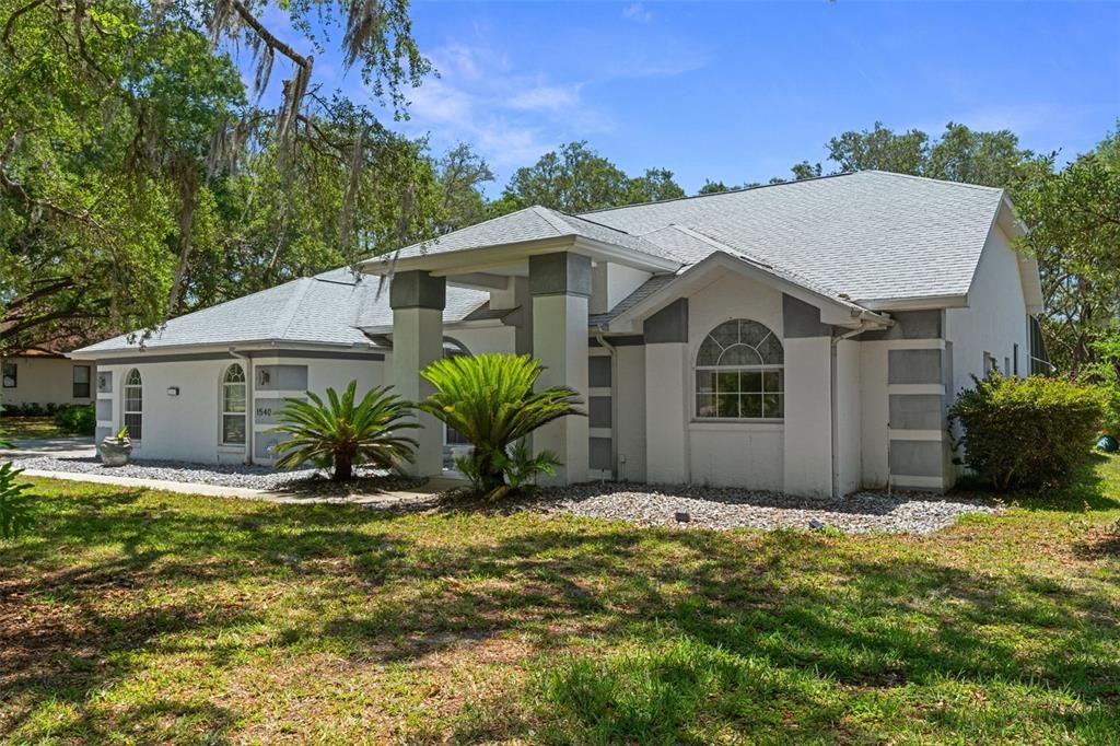 Active With Contract: $340,000 (3 beds, 3 baths, 2305 Square Feet)