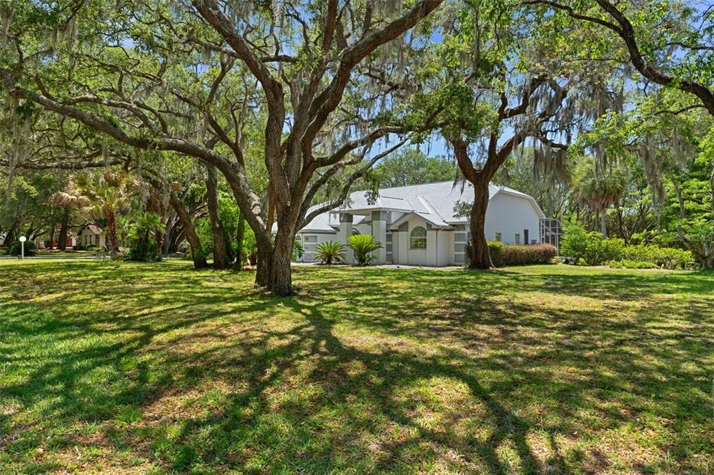 Active With Contract: $340,000 (3 beds, 3 baths, 2305 Square Feet)