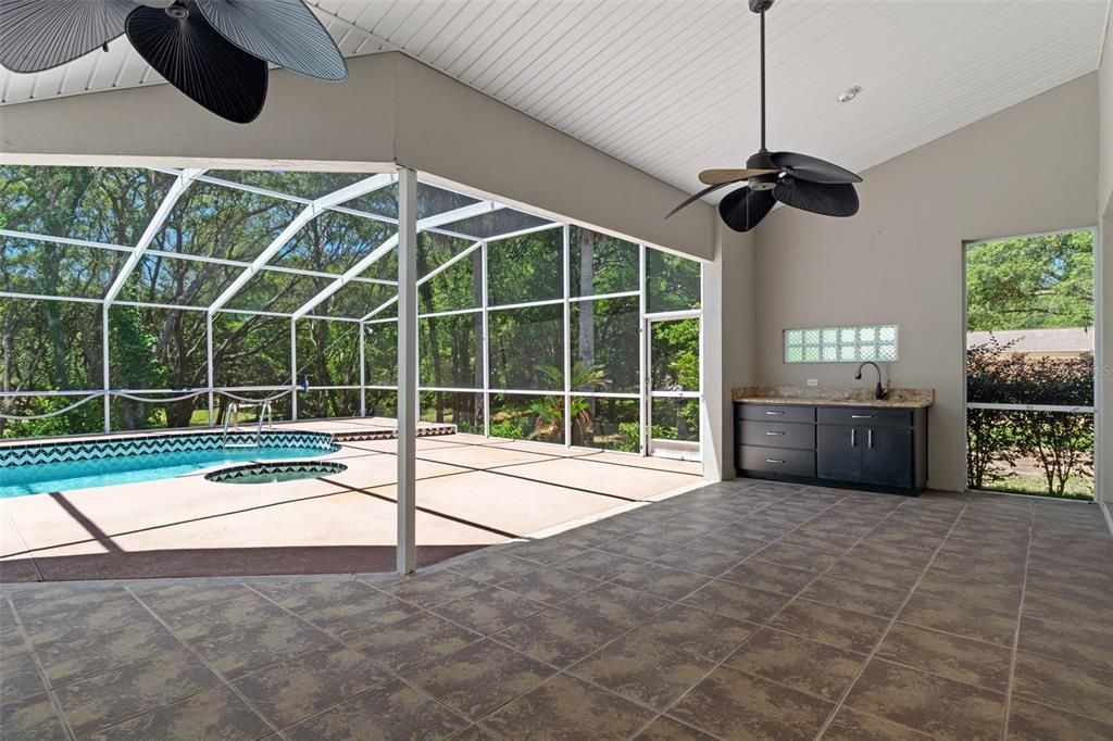 Active With Contract: $340,000 (3 beds, 3 baths, 2305 Square Feet)
