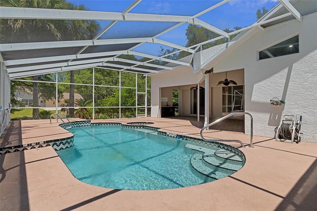 Active With Contract: $340,000 (3 beds, 3 baths, 2305 Square Feet)