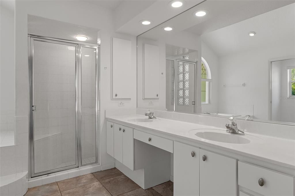 Active With Contract: $340,000 (3 beds, 3 baths, 2305 Square Feet)