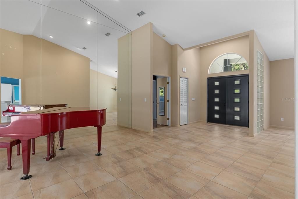 Active With Contract: $340,000 (3 beds, 3 baths, 2305 Square Feet)