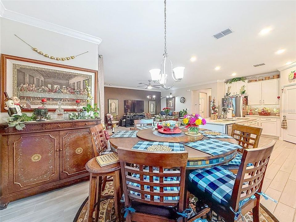 На продажу: $399,990 (2 спален, 2 ванн, 1968 Квадратных фут)
