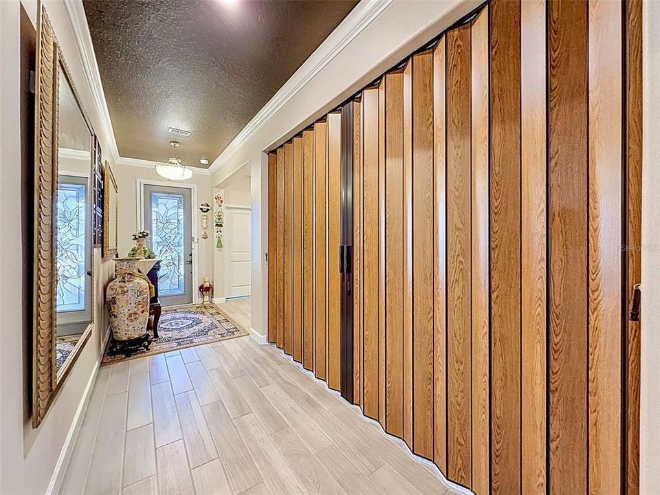 На продажу: $399,990 (2 спален, 2 ванн, 1968 Квадратных фут)