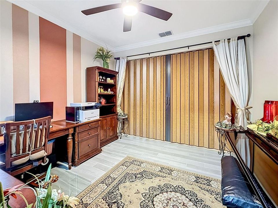 На продажу: $399,990 (2 спален, 2 ванн, 1968 Квадратных фут)