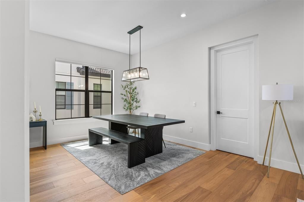 En Venta: $899,000 (3 camas, 2 baños, 1884 Pies cuadrados)
