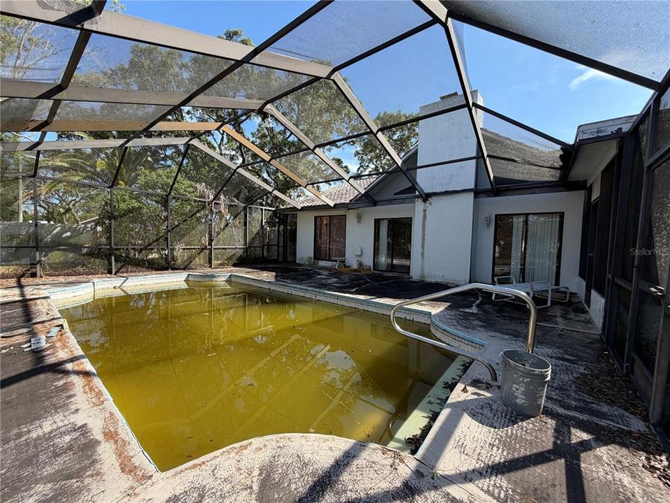 Под контрактом: $245,000 (3 спален, 2 ванн, 1901 Квадратных фут)