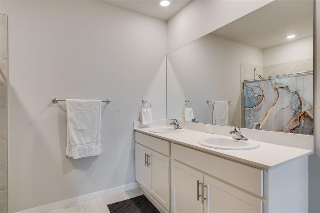 For Sale: $315,000 (3 beds, 2 baths, 1672 Square Feet)