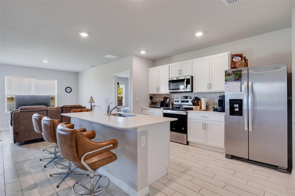For Sale: $315,000 (3 beds, 2 baths, 1672 Square Feet)