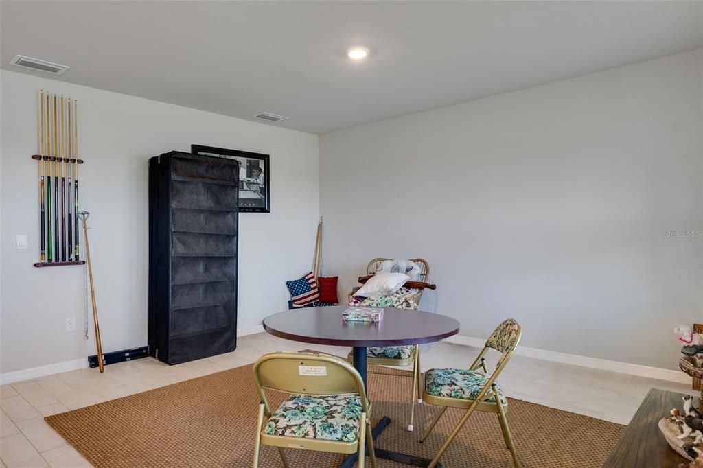 For Sale: $315,000 (3 beds, 2 baths, 1672 Square Feet)